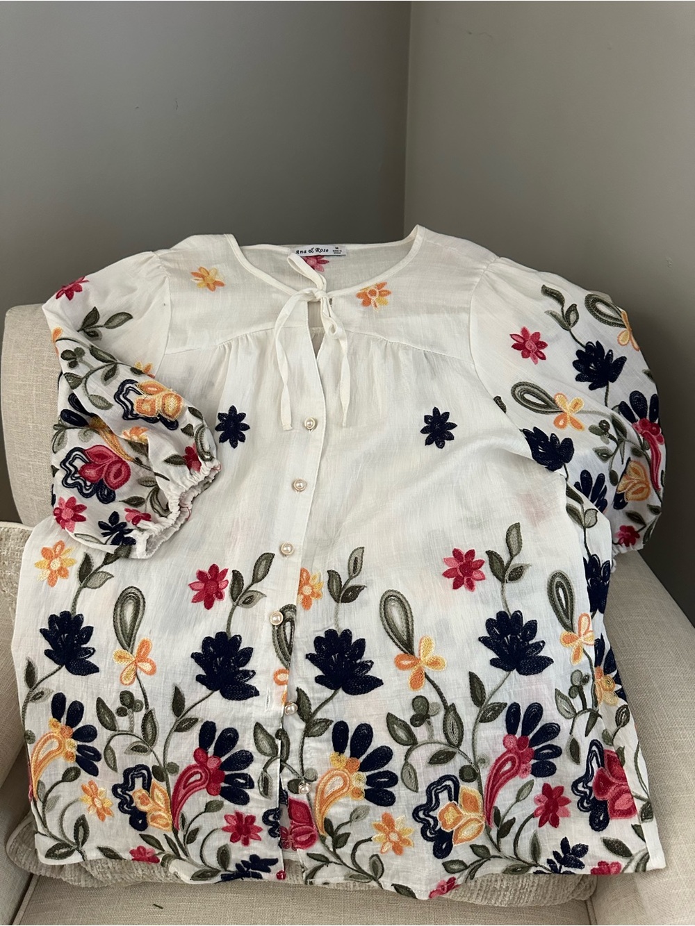 Ana & Rose White Floral Embroidered Boho Blouse Size Medium